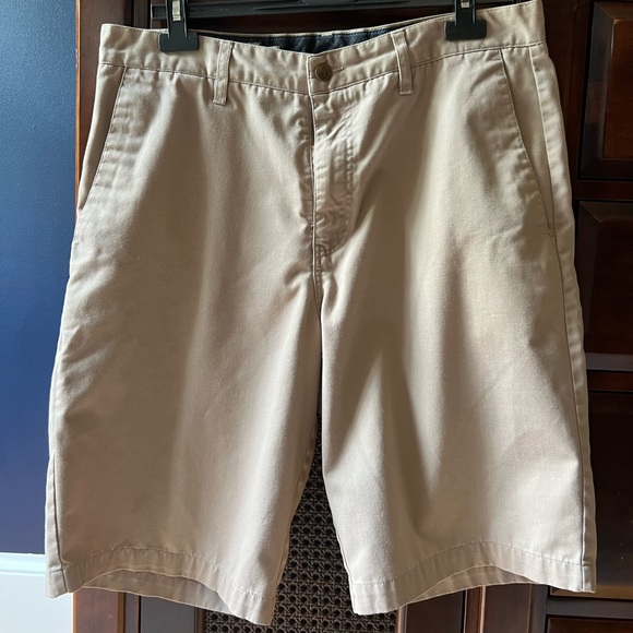 Volcom Men’s Shorts - Picture 1 of 5